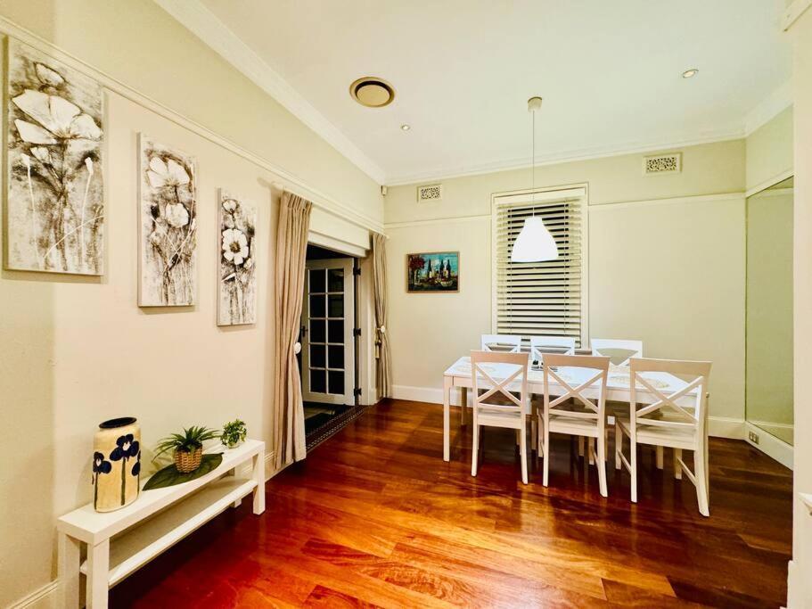 House 3 Bedrooms 2 Baths 2 Parkings In Mosman Ferienhaus *
